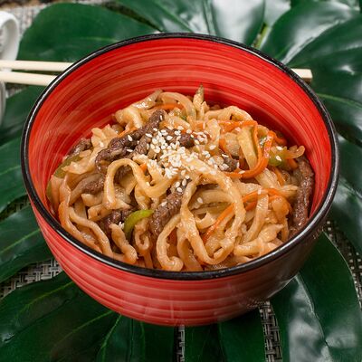 Китайская лапша с морепродуктами в Кансинь по цене 400 ₽