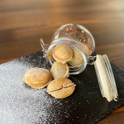 Десерт Орешки с вареной сгущенкой в Гастробар DOM по цене 150