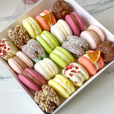 Подарочный набор Ассорти макарон 10 вкусов Для тебя в Vanilka по цене 4095 ₽