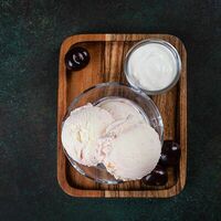 Мороженое сливочное Йогурт и вишня в У Палыча. С пылу, с жару!