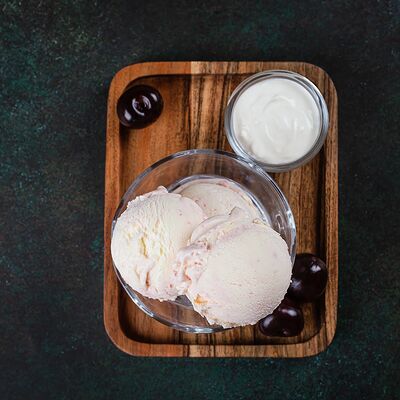 Мороженое сливочное Йогурт и вишня в У Палыча. С пылу, с жару! по цене 247 ₽