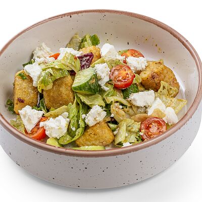 Салат с баклажаном и сыром Фета в Ваби саби по цене 730 ₽