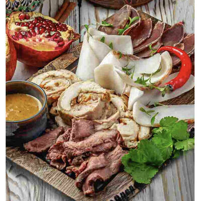 Ассорти мясных деликатесов S в Тут харчо по цене 815 ₽