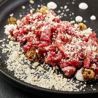 Тартар из говядиныв По Чесноку