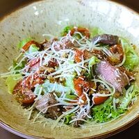 Салат с ростбифом в Rocket