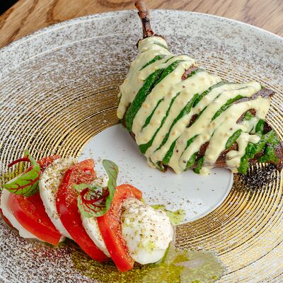 Утиная ножка с капрезе в Витебский трактир по цене 53 р.