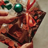 Открытка с шоколадной лошадкой на новый год в Chocoton