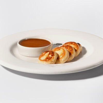 Сырники с абрикосовым джемом в Masa Madre по цене 650 ₽