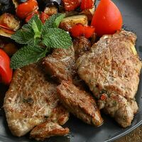 Аджаб-сандал в Мясо & Хинкали