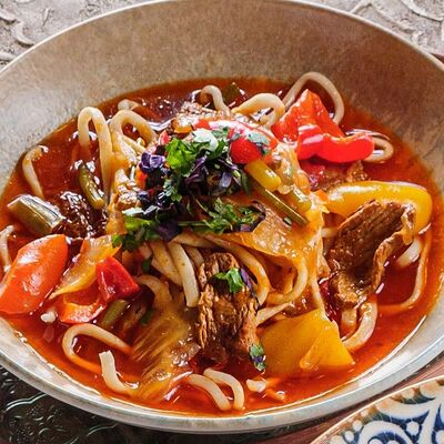 Лагман уйгурский с телятиной в Кишмиш Oйla по цене 615 ₽