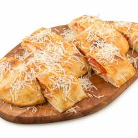 Мини-кальцоне с курицей в Томаго