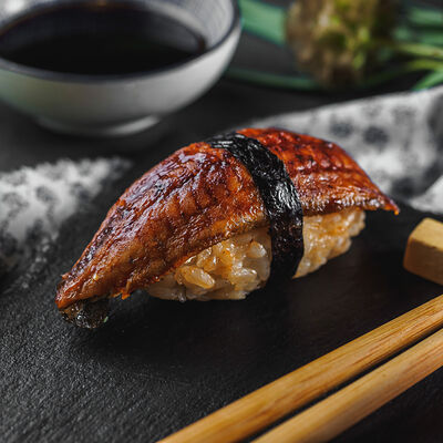 Классическая с угрём в Maki Family по цене 109