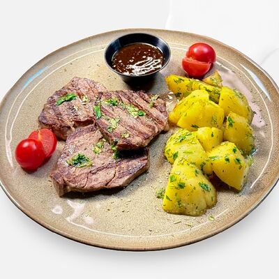 Медальоны из телятины в Caviar по цене 1080 ₽