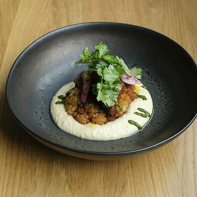 Хумус с фалафелем в Yasha Gourmet по цене 560 ₽