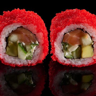 Калифорния с лососем в Сакура по цене 795 ₽