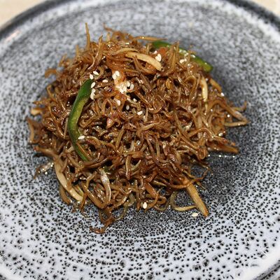 Сушеные морские песчанки в соевом соусе в Корё по цене 460 ₽