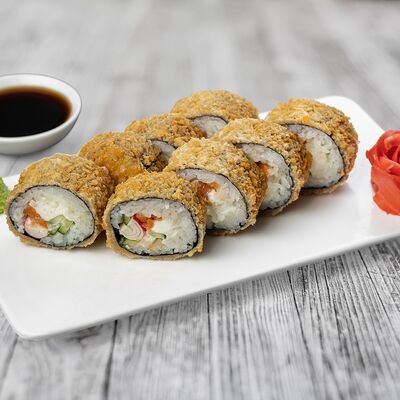 Горячий ролл Кани темпура в Окинава Гурмэ по цене 799 ₽