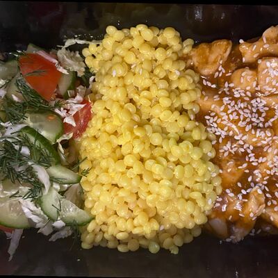 Сладкая курочка с макаронами в Татараш по цене 364 ₽