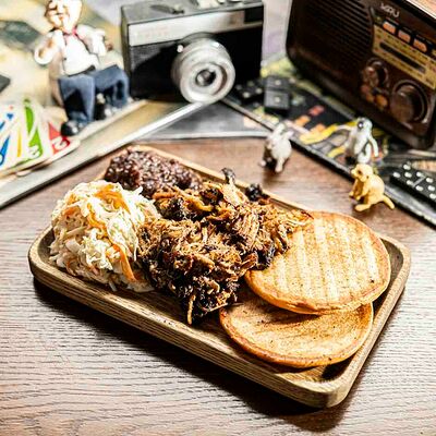 Рваная свинина BBQ в Элли Лагер по цене 1140 ₽