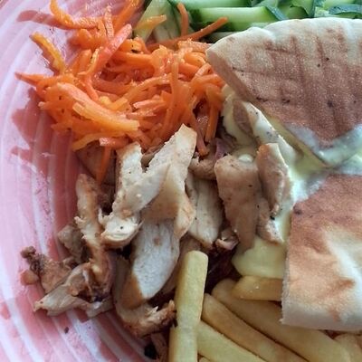 Шаверма на тарелки в Лайт хаус по цене 670 ₽