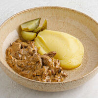 Бефстроганов с грибами в Волга-Волга