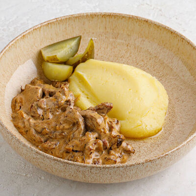 Бефстроганов с грибами в Волга-Волга по цене 1290 ₽