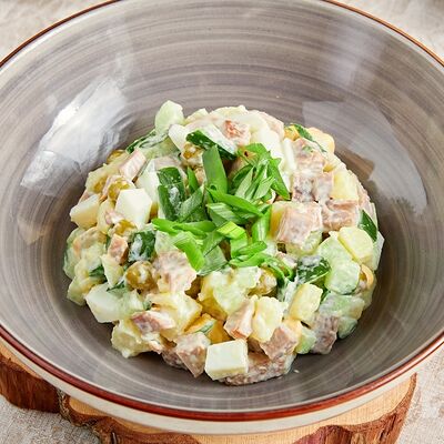 Оливье с говядиной в ЕрмолаевЪ Охота и Рыбалка по цене 490 ₽