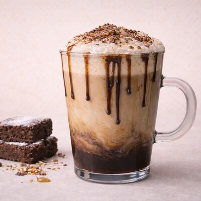 Раф Брауни с зимними специями в Lo-Fi Coffee по цене 405 ₽