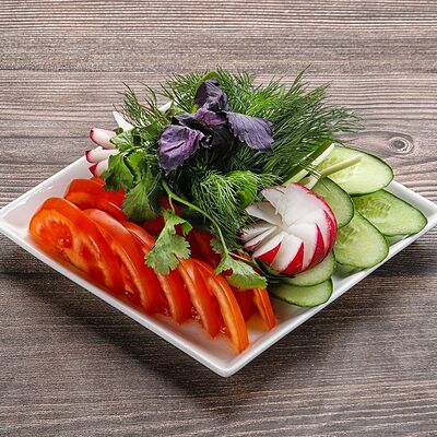 Овощная нарезка в Даймохк по цене 1154 ₽