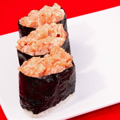 Спайси сяке гункан (3 шт.) в Камикадзе по цене 475 ₽