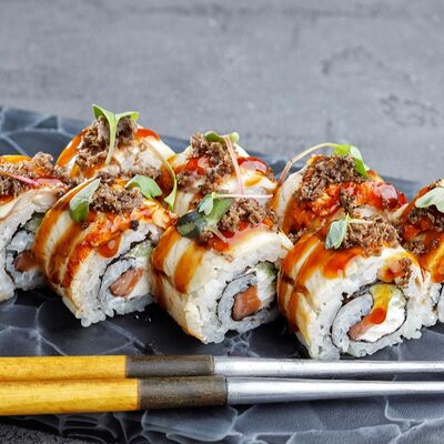 Ролл Канада с угрем и лососем в Гастрономический ресторан Москва по цене 1010 ₽