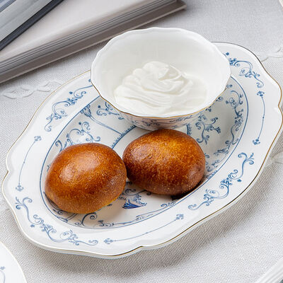 Пирожки с ревенем, яблоками и кедровыми алтайскими орехамив Lores по цене 250 ₽