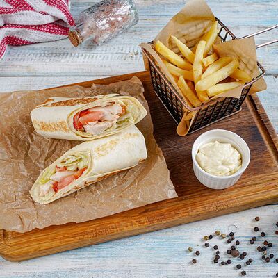 Ролл Цезарь с курицей в Термос по цене 760 ₽