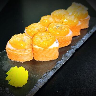 Запеченная филадельфия Дорблю в Sushiko по цене 876 ₽