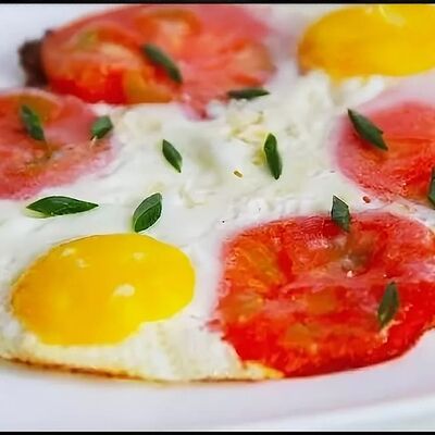 Яичница с томатами в Cafecafe по цене 250 ₽