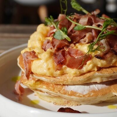 Панкейки с беконом в Сладости и Радости Советская по цене 660 ₽