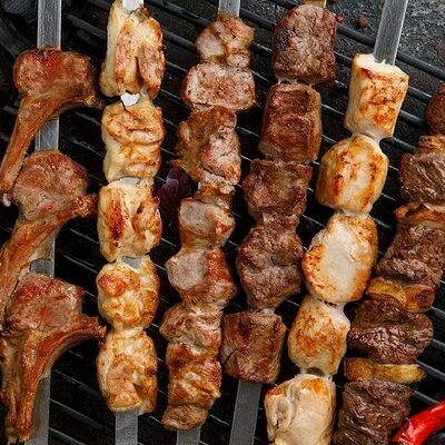 Шашлык из говяжьей вырезки с ломтиками курдючного жира в Баклажан в ТЦ 