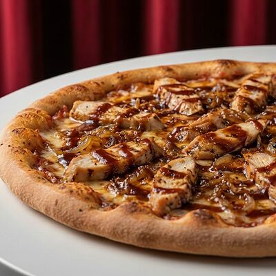 Пицца с куриным филе и соусом гриль 30 см в НУАР по цене 750 ₽