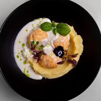 Котлетки из лосося с крабомв City club по цене 830 ₽