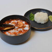 Том ям с морепродуктами в Гигант Пицца