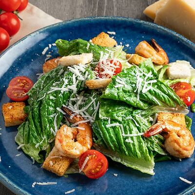 Салат Цезарь с курицей в LAFALounge & cafe по цене 625 ₽