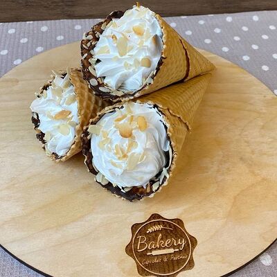 Рожок с кремом в Пекарня Bakery по цене 145 ₽