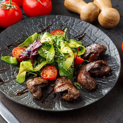 Салат с Куриной печенью в Dada по цене 390 ₽