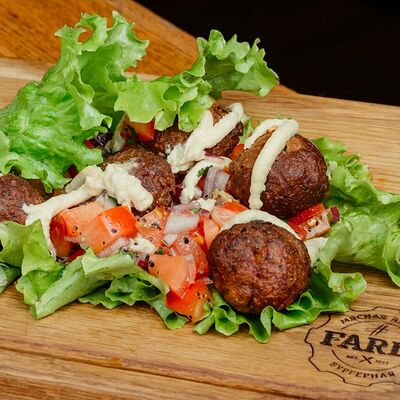 Бургер дочь мясника в листьях в #FARШ по цене 390