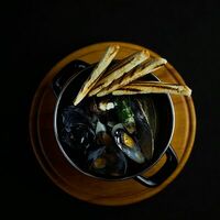 Мидии в соусе блю чиз в Rock Star Bar