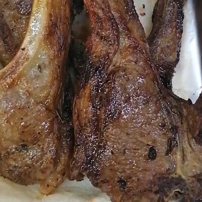 Шашлык из бараньей корейки в Мясо на углях Армянская кухня по цене 960 ₽