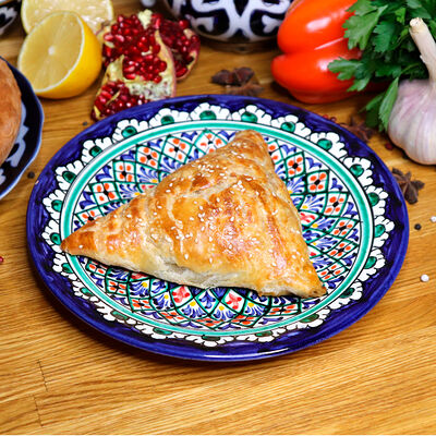 Самса слоенная с говядиной в Бакинский Chef по цене 215 ₽