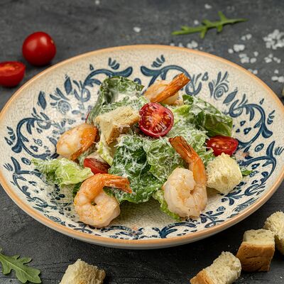 Салат Цезарь с креветками в Сорренто по цене 595 ₽