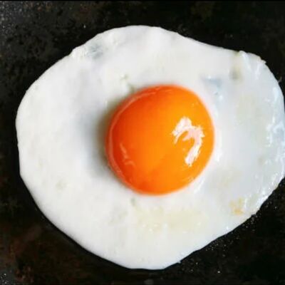 Яйцо жареное в Кофе и Вафли по цене 60 ₽