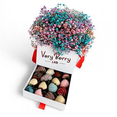 Шкатулка с клубникой и гипсофилой M в Клубника в шоколаде VeryBerryLab по цене 9990